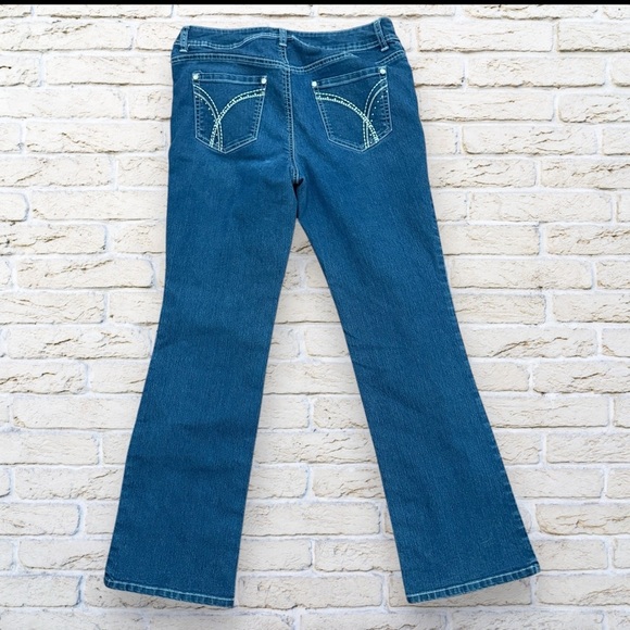 Chicos Boot Cut Jeans size 0.5 Short or size 6 Short - Picture 2 of 3